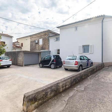 Apartman Umpa Omišalj Exterior foto