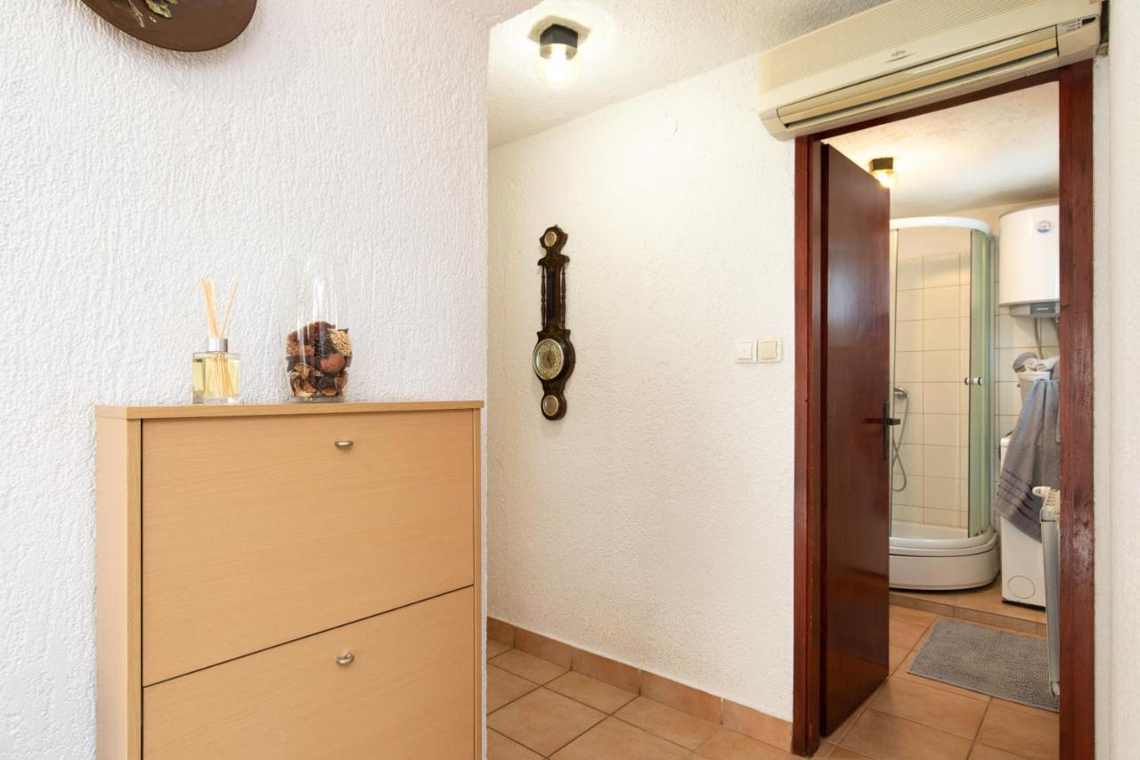 Apartman Umpa Omišalj Exterior foto